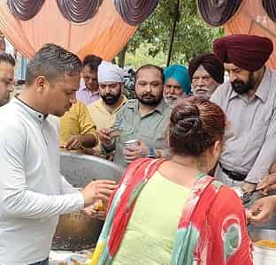 निरजला एकादशी’ के अवसर पर सेक्टर 17 मार्केट में पवित्र छबील का हुआ आयोजन